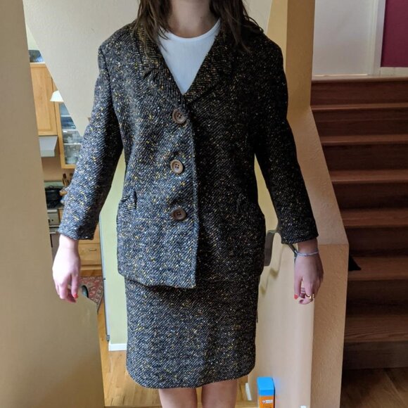Vintage Brown Tweed Suit by Snyder-Craft of CA, Flattering Style, On Trend - Picture 2 of 16